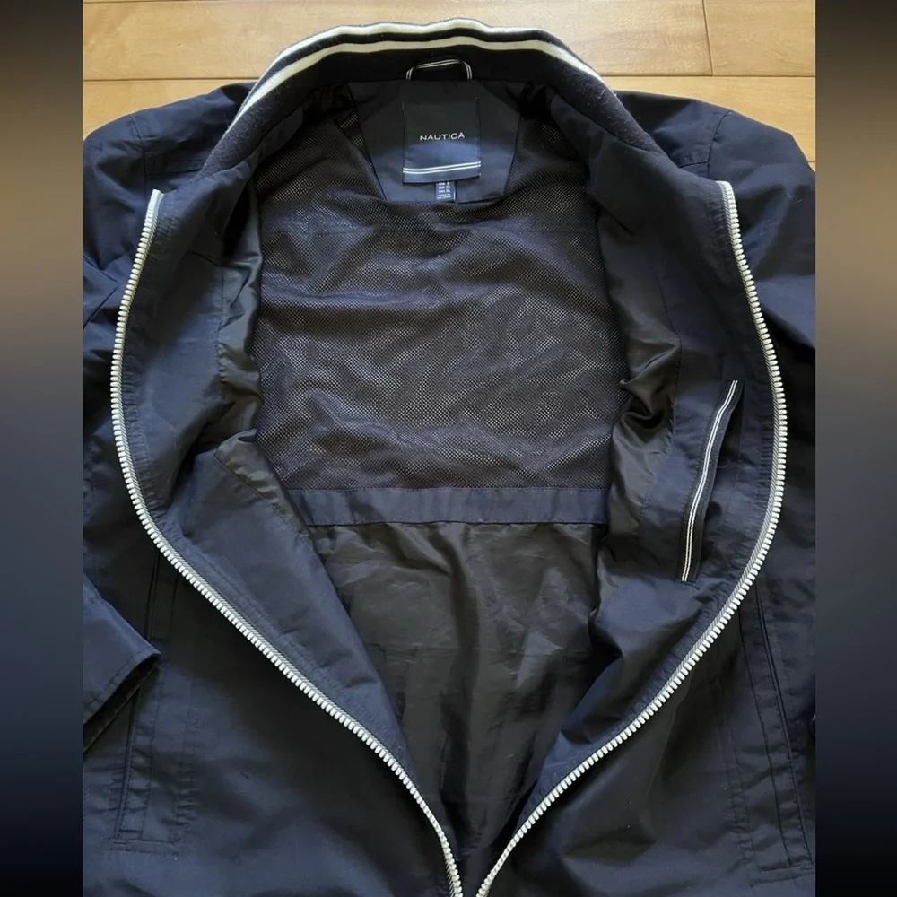 Nautica Men’s Navy Blue Windbreaker  Lightweight Nylon Jacket Size Large
